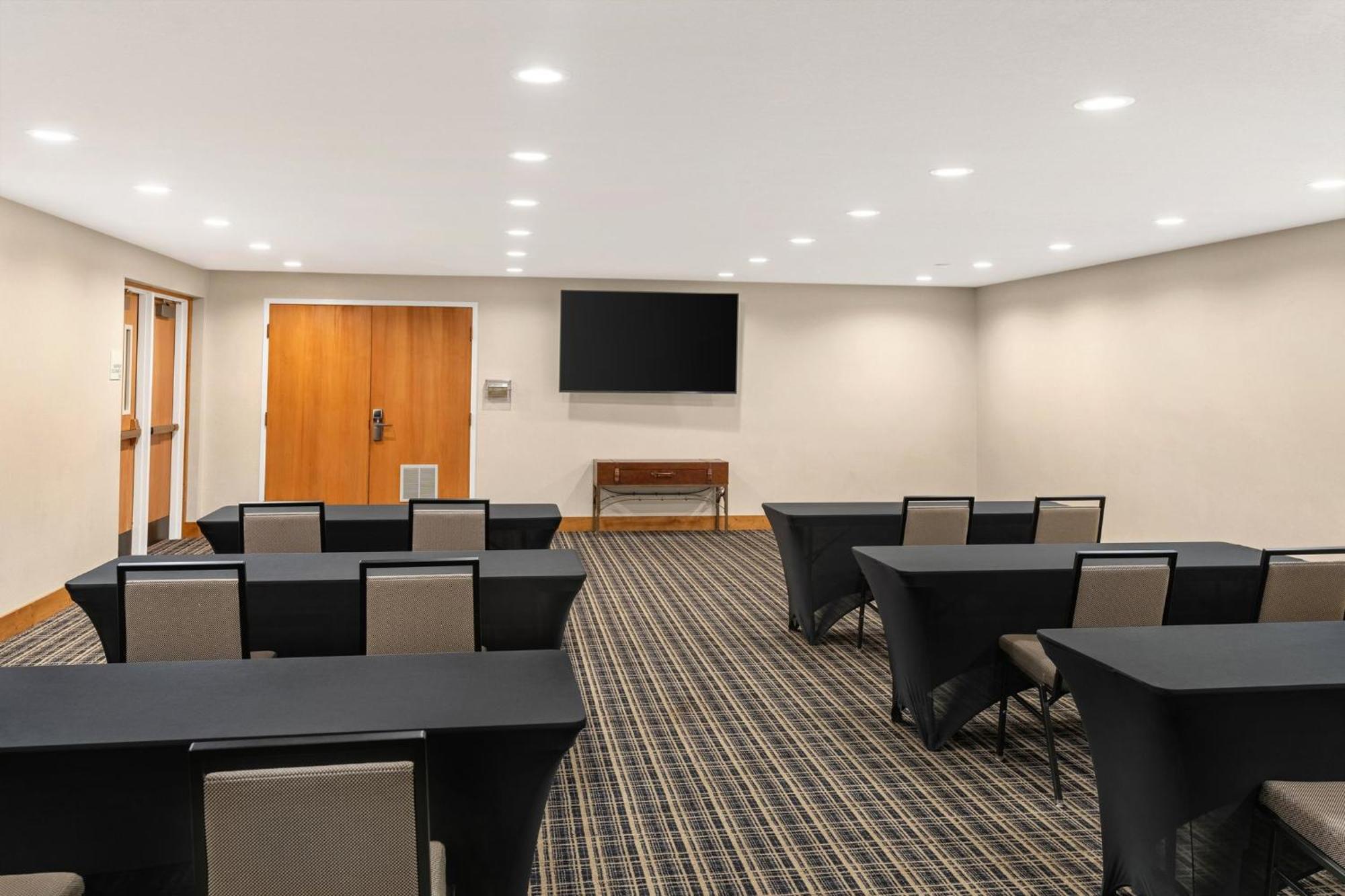 Hotel Express & By Ihg 3*