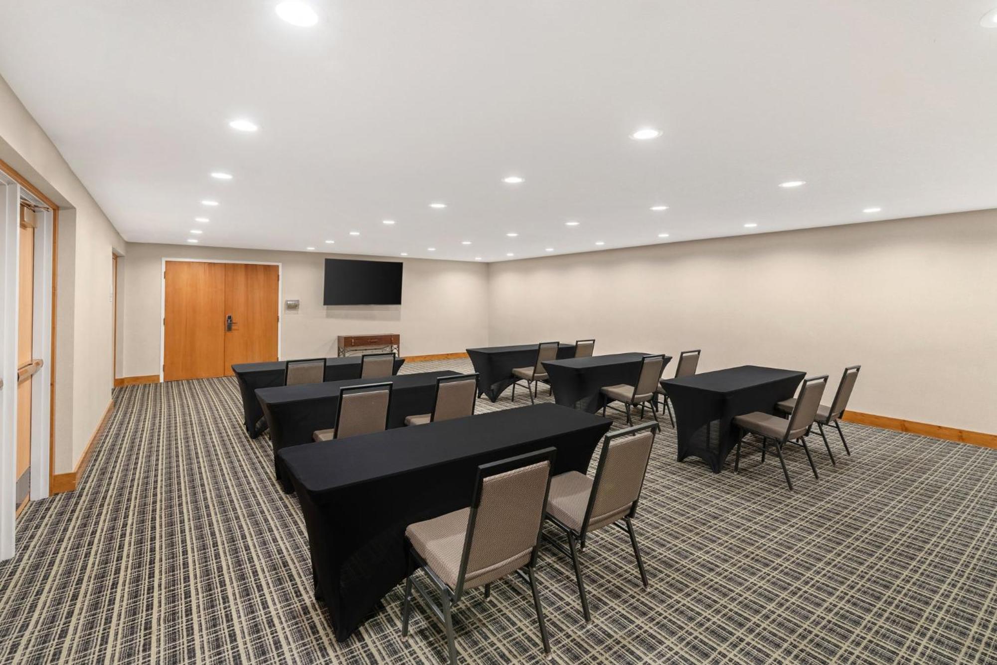 Express & By Ihg Hotel
