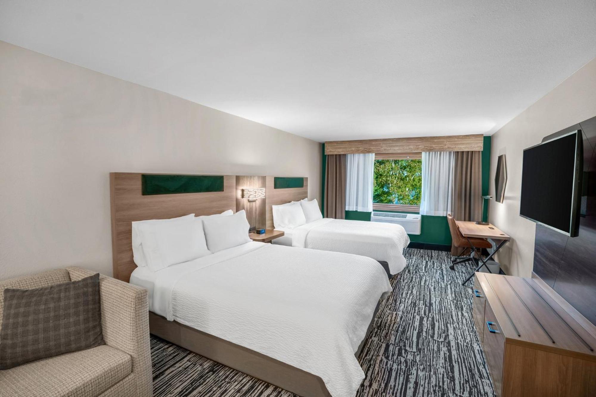 Express & By Ihg